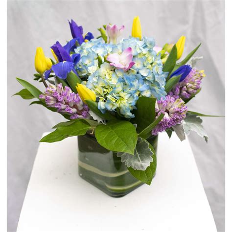 Darien Florist | Flower Delivery by Springdale Florist & Greenhouses