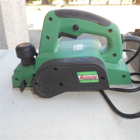 Lot #20 - Grizzly Heavy Duty Planer Model H3141 - Works - NorCal Online Estate Auctions Estate ...