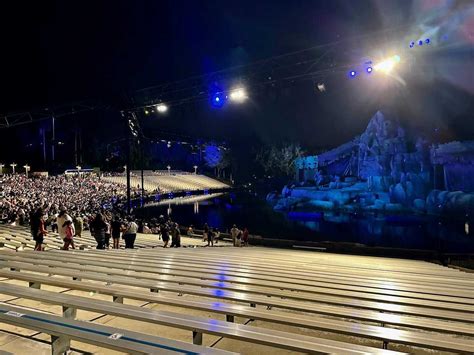 Skip The Line! Snag A Fantasmic Dining Package At Disney World (2023)