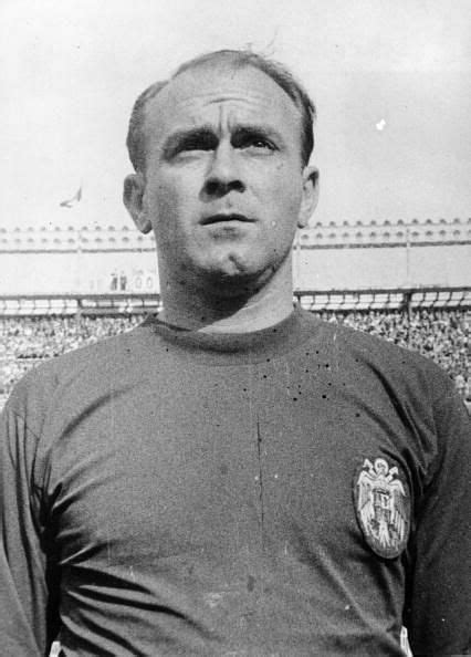 Alfredo di Stefano Biography, Career Info, Records & Achievements