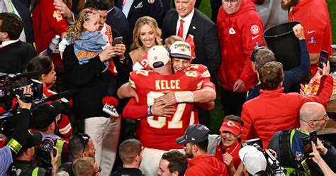 Patrick Mahomes and Travis Kelce Have the Sweetest Friendship On and ...