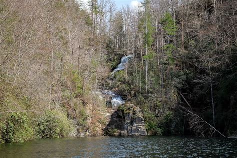 Discover the Lake Jocassee Waterfalls [Map Included]