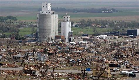 An aerial view of the destruction in Greensburg, Kansas, fro Pictures ...