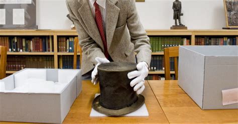 ‘No evidence’ Lincoln wore hat on display at Springfield presidential ...