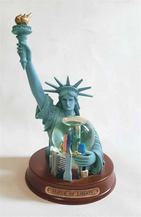 VINTAGE NEW YORK SKYLINE STATUE OF LIBERTY WITH SMALL SNOW GLOBE ...