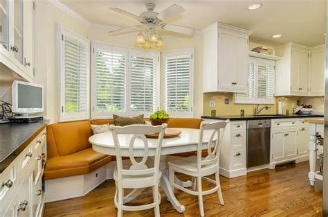 galley kitchen with bay window - Google Search | Breakfast nook bench, Kitchen nook, Cozy kitchen