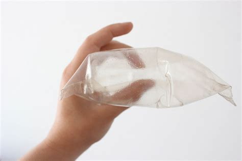 Here's A Truly Biodegradable Algae-based Bioplastic You Can Make At Home!