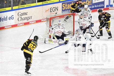 Ice hockey DEL 2 Krefeld Penguins vs Dresdner Eislöwen m 01 10 2023 at ...