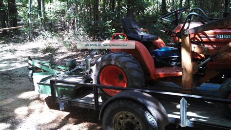 Kubota Tractor B6200 With Loader And Bush - Hog