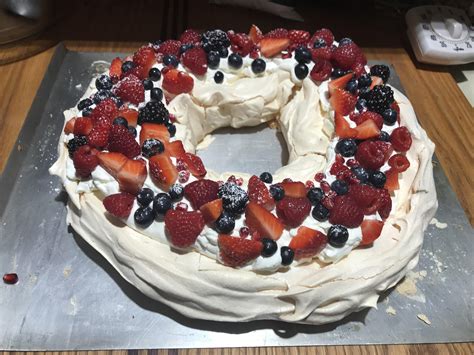 Mary Berry's Christmas Pavlova : r/Baking