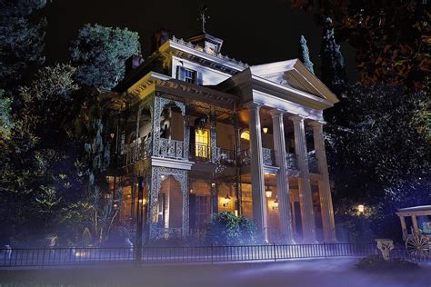 Complete Guide to the Haunted Mansion at Disneyland