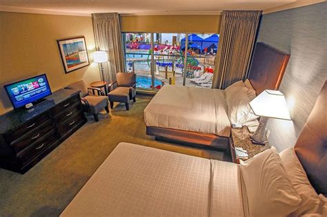 waterpark-view-room-cover | Village hotel, Frankenmuth, Water park