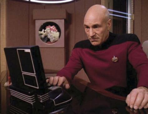 Fan Builds Working STAR TREK: TNG-Style Computer - Nerdist