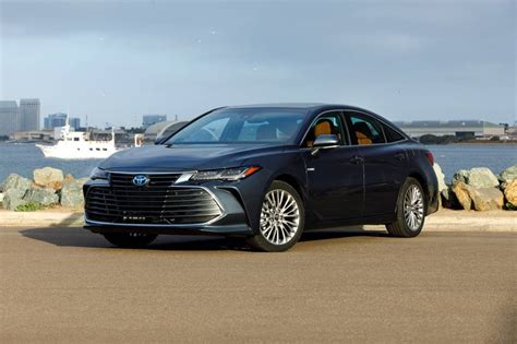 2021 Toyota Avalon Hybrid Review & Ratings | Edmunds