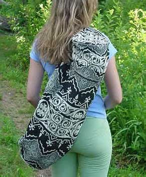 Amazon.com: Barefoot Yoga Amrit Pattern Yoga Mat Bag - Classic: Clothing