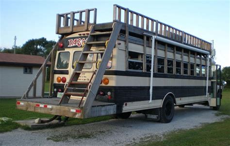 10 Amazing School Bus Campers | School bus camper, School bus rv, Bus ...