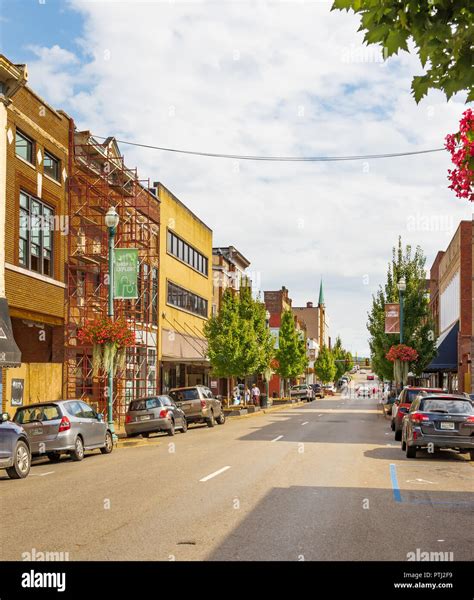 JOHNSON CITY, TN, USA-9/30/18: Downtown main street in Johnson City Stock Photo - Alamy