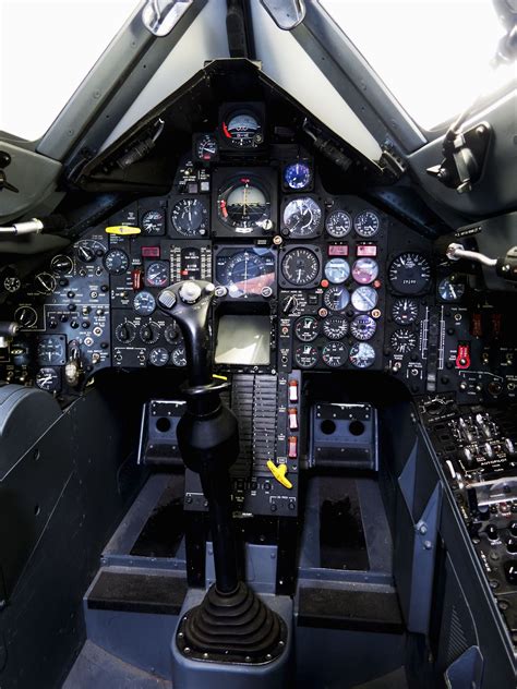 Sr 71 cockpit no Pinterest | Aviões, Jatos e Avião