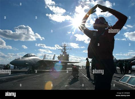 US Navy Aviation Ordnanceman Stock Photo - Alamy