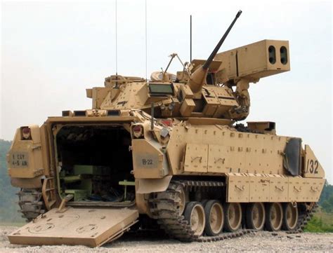 ifv Bradley | huu | Pinterest | Armored vehicles, Troops and Military