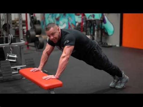 Top 7 Decline Bench Press Alternatives & Substitutes