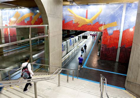 Discover the works of art on display at the São Paulo Metro stations ...