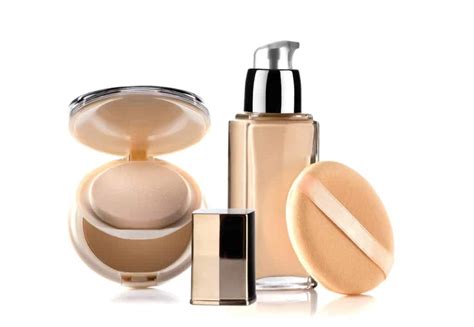 A Beginner's Guide To The Different Types Of Foundation Makeup