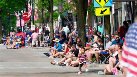 Waukesha holds its first parade since Christmas Parade tragedy