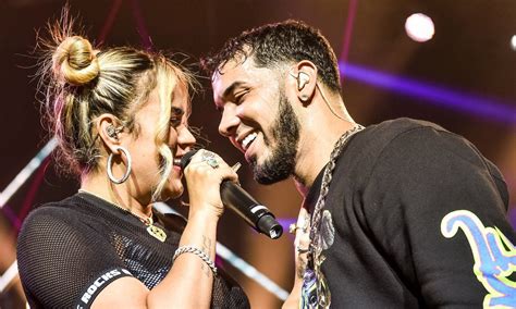 Anuel le pide regresar a su ex Karol G en pleno concierto | Cantantes ...