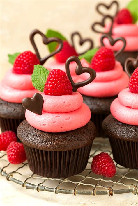 10 Creative and Easy Valentine's Day Desserts