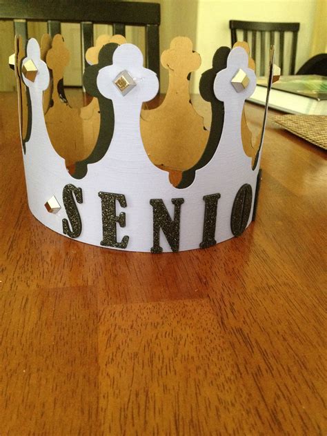 Senior crown :) | Senior crowns, Senior year diy, Crafts for seniors