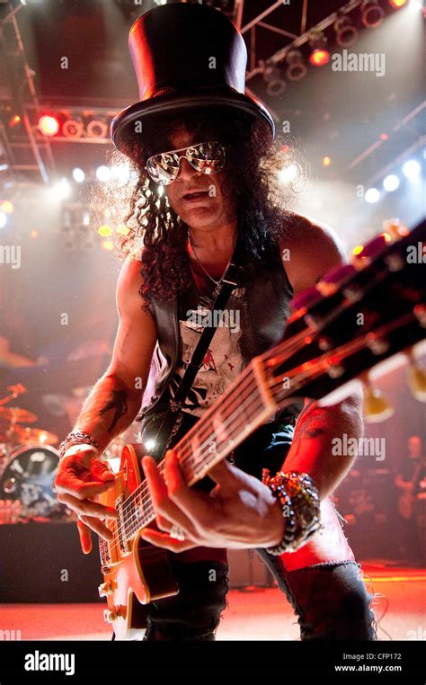 Slash live concert hi-res stock photography and images - Alamy