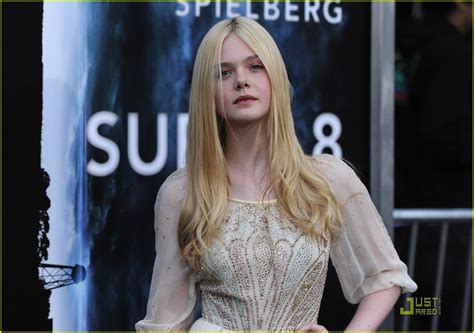 Elle Fanning Premieres 'Super 8' | Photo 420960 - Photo Gallery | Just ...