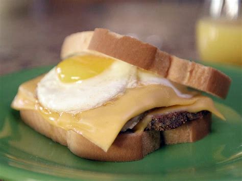 Fried Scrapple and Egg Sandwich | Recipe in 2020 | Food network recipes, Food, Food recipes