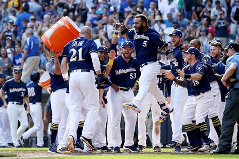 Milwaukee Brewers: How To Win Slow Offseason