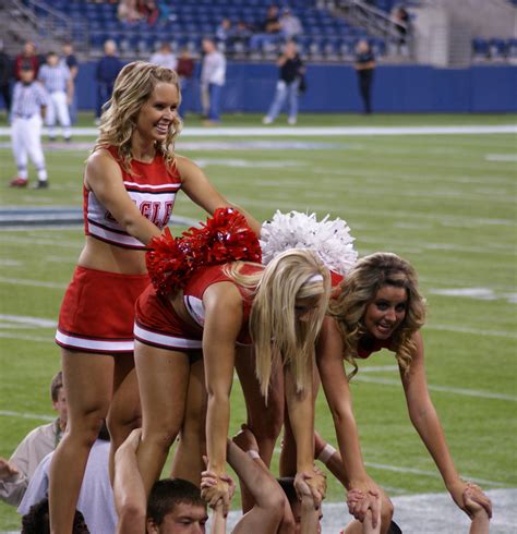 Cheerleaders Sport World: More Eastern Washington Cheerleaders