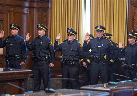 Five Pittsburgh police officers sworn in as sergeants | Pittsburgh Post-Gazette