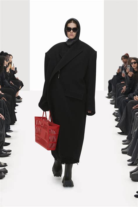 Balenciaga Spring 2022 Fashion Show | The Impression