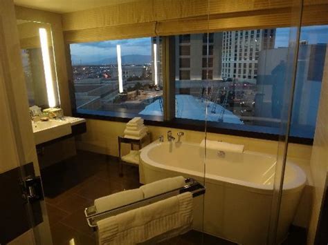 Bathroom - Executive Corner Suite (11002) - Picture of Vdara Hotel & Spa, Las Vegas - TripAdvisor