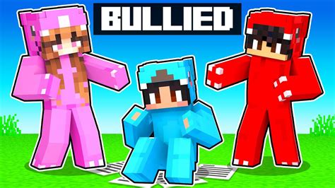 Omz is Getting BULLIED In Minecraft! - YouTube