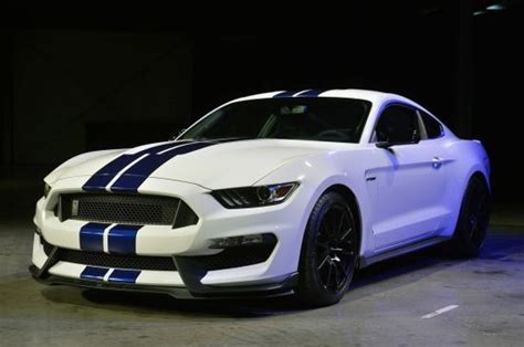 Ford Shelby Mustang GT350 specs, 0-60, quarter mile, lap times - FastestLaps.com