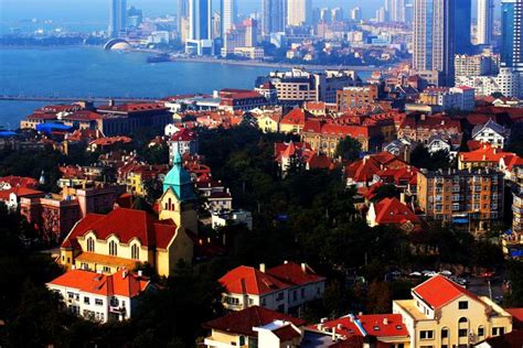 Take a walk in the old city of Qingdao and experience the beauty and ...