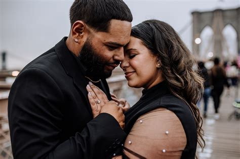 Brooklyn Bridge Engagement Photos // NYC Photography - Hand and Arrow ...