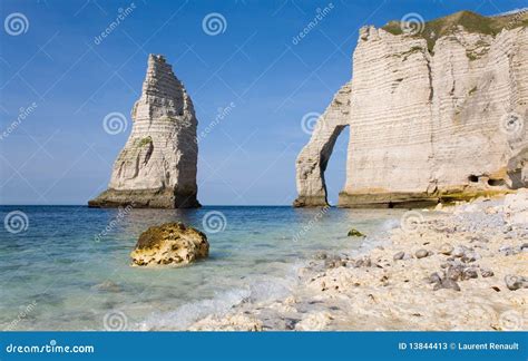 Cliffs at Etretat stock image. Image of sightseeing, outdoor - 13844413