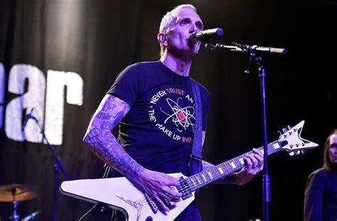 ART ALEXAKIS OF EVERCLEAR ANNOUNCES DEBUT SOLO ALBUM SUN SONGS | Seat42F