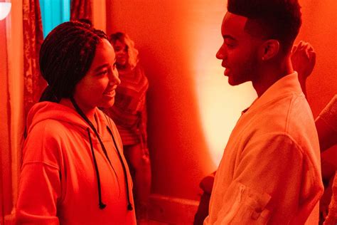 The Hate U Give review: a stellar adaptation of the best-selling YA novel - Vox