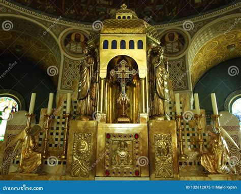 Gilded Altar of the Christian Church Stock Image - Image of catholic, folklore: 132612875