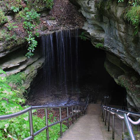 Show Caves of the United States of America: Mammoth Cave National Park