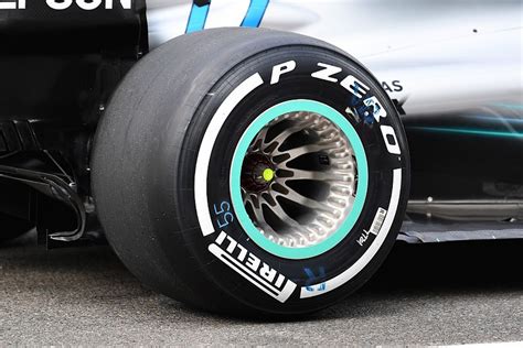 Mercedes Formula 1 team brings new rear wheel design for Belgian GP | F1 News | Autosport