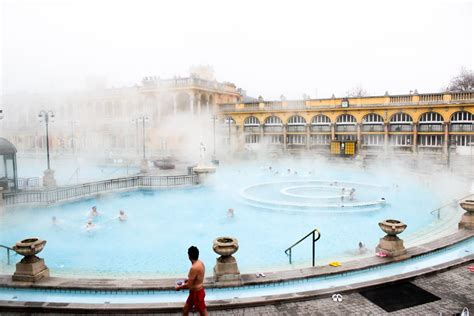 Széchenyi Thermal Baths in Budapest - What you need to know